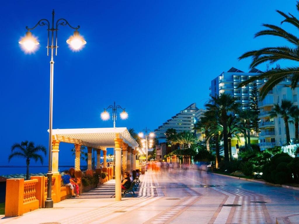 Precioso Apartamento Frente Al Mar ベナルマデナ エクステリア 写真